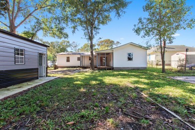 Step into easy, comfortable living in this freshly refreshed - photo 31