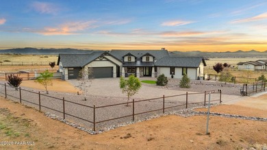 Behold the pinnacle of high-desert living in this 3,178 sq-ft - photo 5