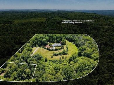 Welcome home to this stunning custom Ranch, featuring a barn - photo 5