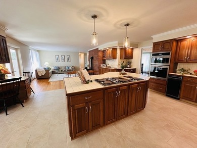 Welcome home to this stunning custom Ranch, featuring a barn - photo 9