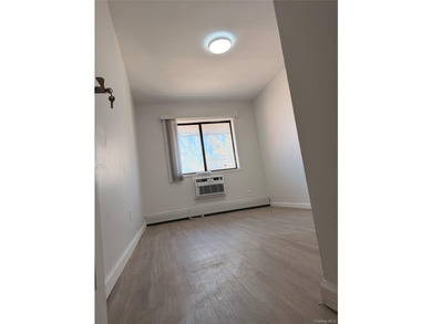 Newly renovated 1-bedroom condo with a spacious living room and - photo 3