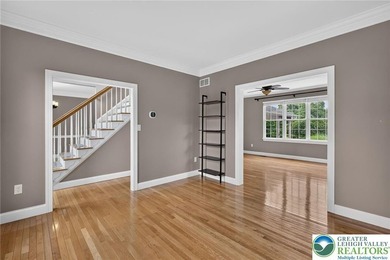 Beautifully maintained 4-Bedroom home on close to a half acre - photo 5