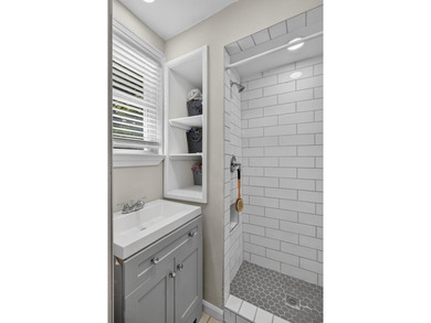 Conveniently located less than three miles from downtown - photo 20