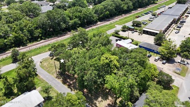 Explore the possibilities with this 1/2 acre acre commercial lot - photo 4