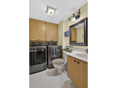 Affordable Move- In Ready Townhome in desirable Sandalwood Lakes - photo 13