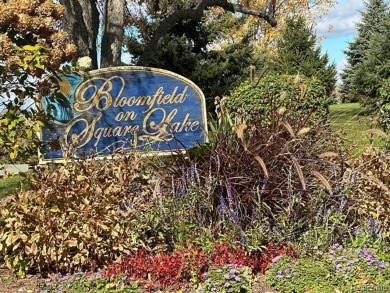 Lake Condo For Sale in Bloomfield Hills, Michigan