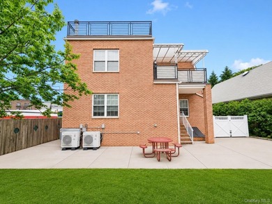 LOCATION LOCATION LOCATION !!!!! PROPERTY located at RIGHT BY - photo 32