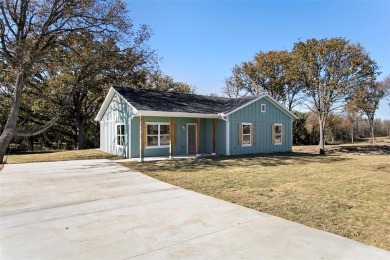 Lake Home For Sale in West Tawakoni, Texas