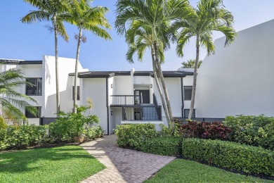 Lake Condo For Sale in Boca Raton, Florida
