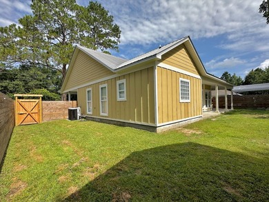 Welcome to this charming and spacious home in the heart of - photo 12