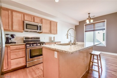 Welcome to this beautiful two-bedroom, two-and-a-half-bath - photo 12