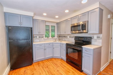 Welcome to your dream home! Nestled on a quiet court with no - photo 15