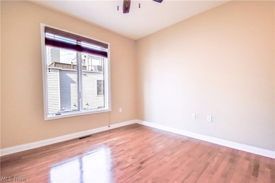 Welcome to this beautiful two-bedroom, two-and-a-half-bath - photo 21