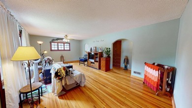 Discover your dream home! This move in ready 2-bedroom property - photo 2