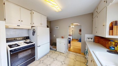 Discover your dream home! This move in ready 2-bedroom property - photo 7