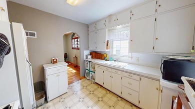 Discover your dream home! This move in ready 2-bedroom property - photo 8
