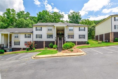 This inviting 2 bedroom, 2 bath condo is located inside the - photo 1