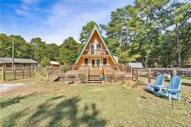 Lake Home For Sale in Hartwell, Georgia