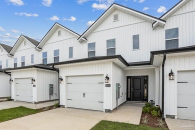 NEW CONSTRUCTION | MOVE-IN READY Step into low-maintenance - photo 5