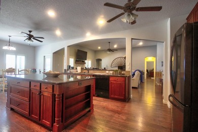 5.92 Acres with large custom home, in-ground pool, guest house - photo 13