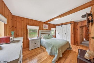 Lakeside Beauty in Highland Lakes. This beautiful lake-style - photo 15