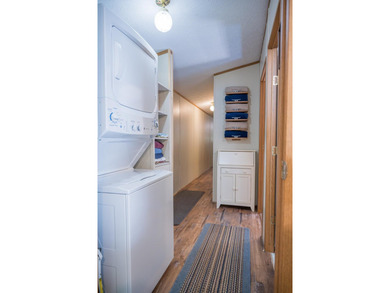 Lake living for an affordable price! This 14x80 Holly Park Home - photo 20