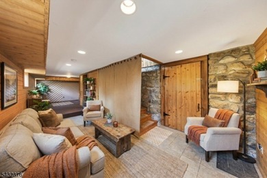 Lakeside Beauty in Highland Lakes. This beautiful lake-style - photo 22