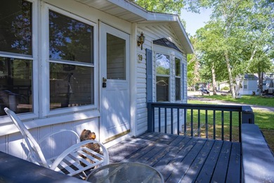 Lake living for an affordable price! This 14x80 Holly Park Home - photo 22