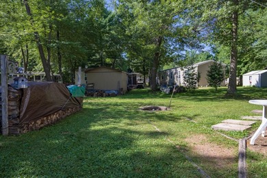 Lake living for an affordable price! This 14x80 Holly Park Home - photo 24