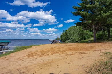 Lake living for an affordable price! This 14x80 Holly Park Home - photo 25