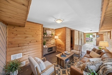 Lakeside Beauty in Highland Lakes. This beautiful lake-style - photo 26