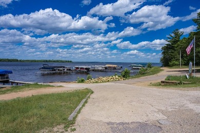 Lake living for an affordable price! This 14x80 Holly Park Home - photo 26
