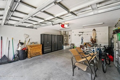Stunning end-unit, furnished townhouse filled w/ natural light - photo 31