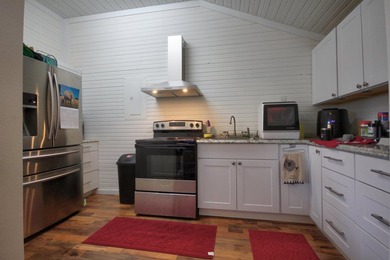 5.92 Acres with large custom home, in-ground pool, guest house - photo 37