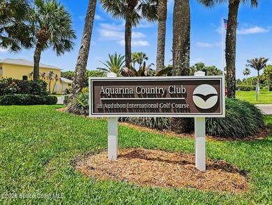 Stunning end-unit, furnished townhouse filled w/ natural light - photo 42