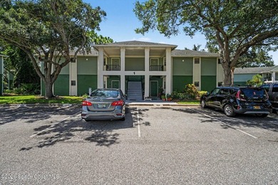Enjoy comfort, convenience, and style in this beautifully - photo 1