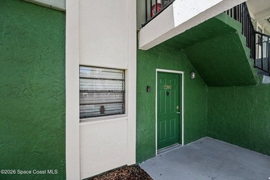 Enjoy comfort, convenience, and style in this beautifully - photo 2