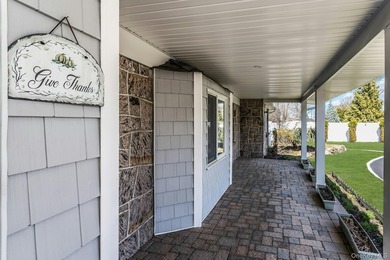 Welcome home to this beautiful Colonial in the highly - photo 3