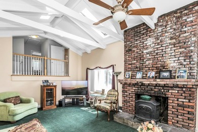 Welcome home to this beautiful Colonial in the highly - photo 7