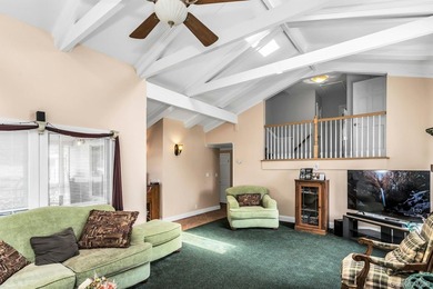 Welcome home to this beautiful Colonial in the highly - photo 8