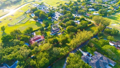Rare opportunity to build a luxury custom estate in one of - photo 14