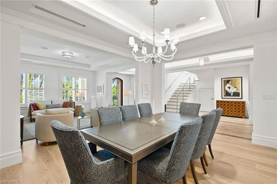Steps from the boutique shopping and dining of Crayton Cove and - photo 5