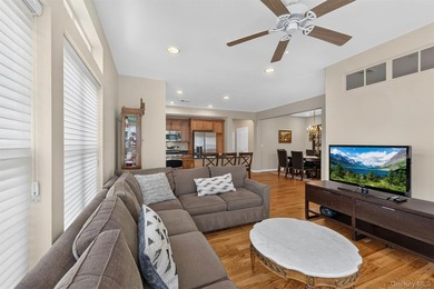 The BEST unit in Stoneleigh Woods is a bright, first floor end - photo 12