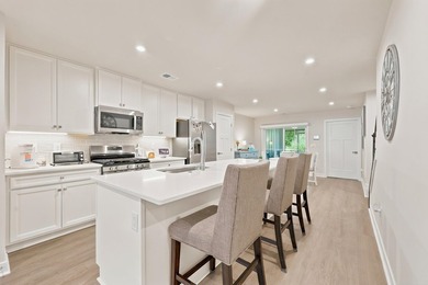 Experience coastal luxury at its finest within this Turn-key - photo 14
