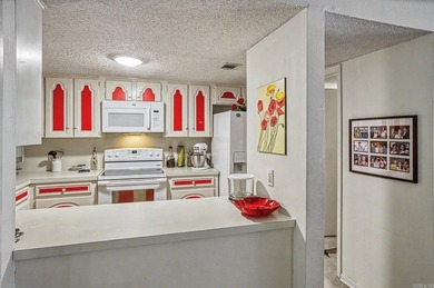 Expanded open floor plan.....This 3 bedroom 2.5 bath townhome is - photo 15