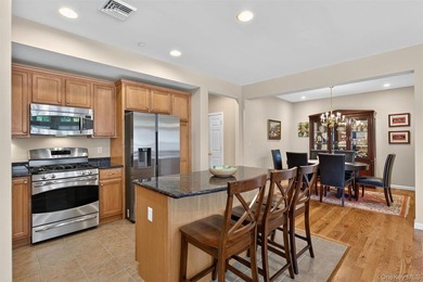 The BEST unit in Stoneleigh Woods is a bright, first floor end - photo 18