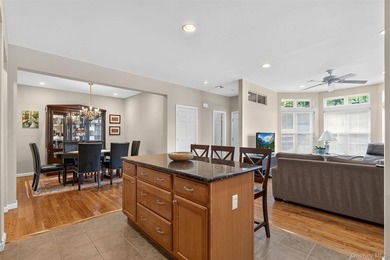 The BEST unit in Stoneleigh Woods is a bright, first floor end - photo 22