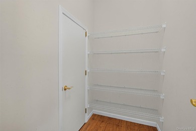 The BEST unit in Stoneleigh Woods is a bright, first floor end - photo 24