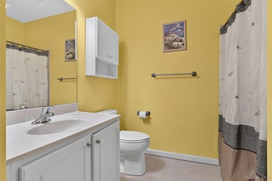 The BEST unit in Stoneleigh Woods is a bright, first floor end - photo 40