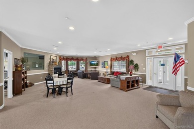 The BEST unit in Stoneleigh Woods is a bright, first floor end - photo 44